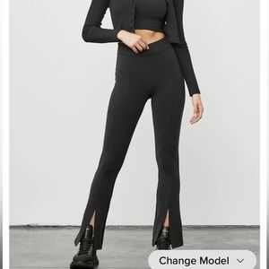 Airbrush High-Waist Flutter Legging - Alo Yoga